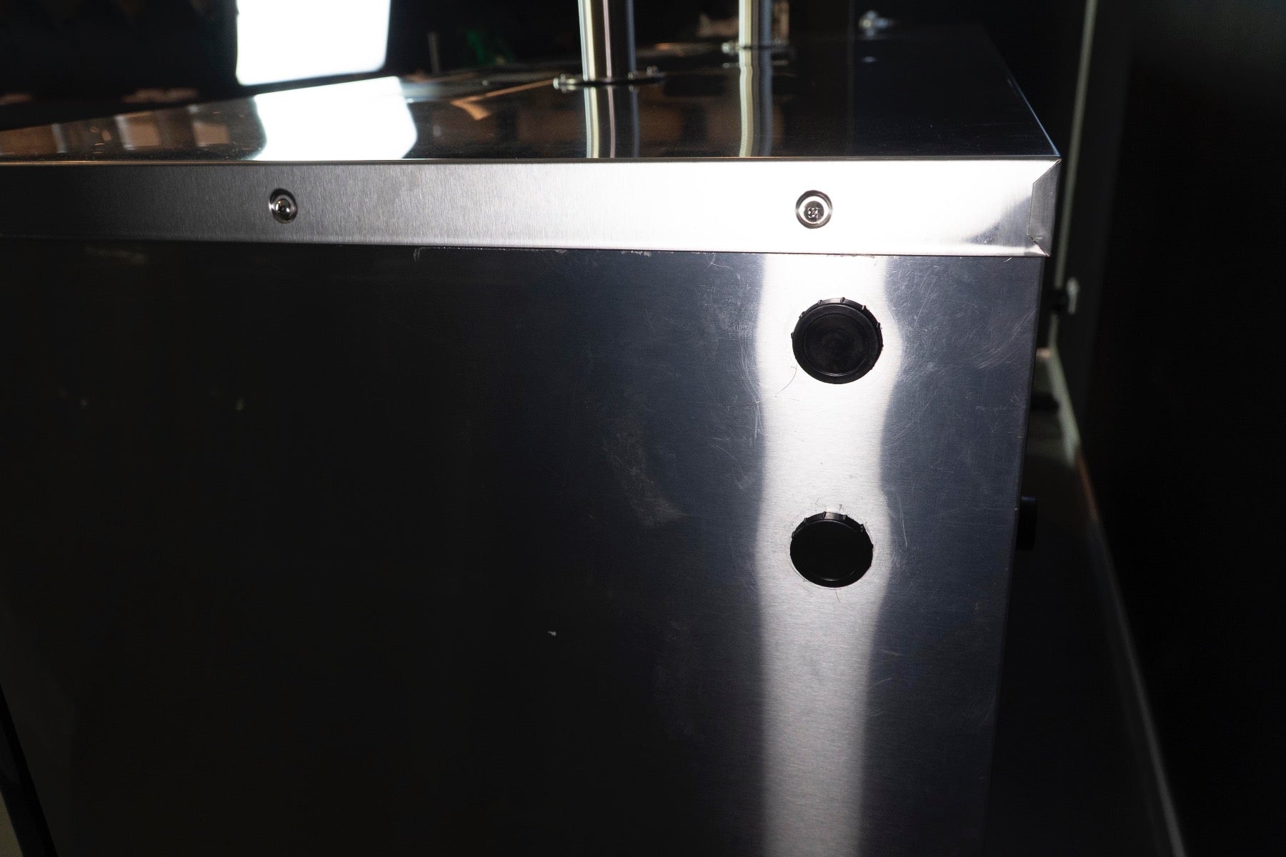Three Door Super Deluxe Kegmaster gas ports